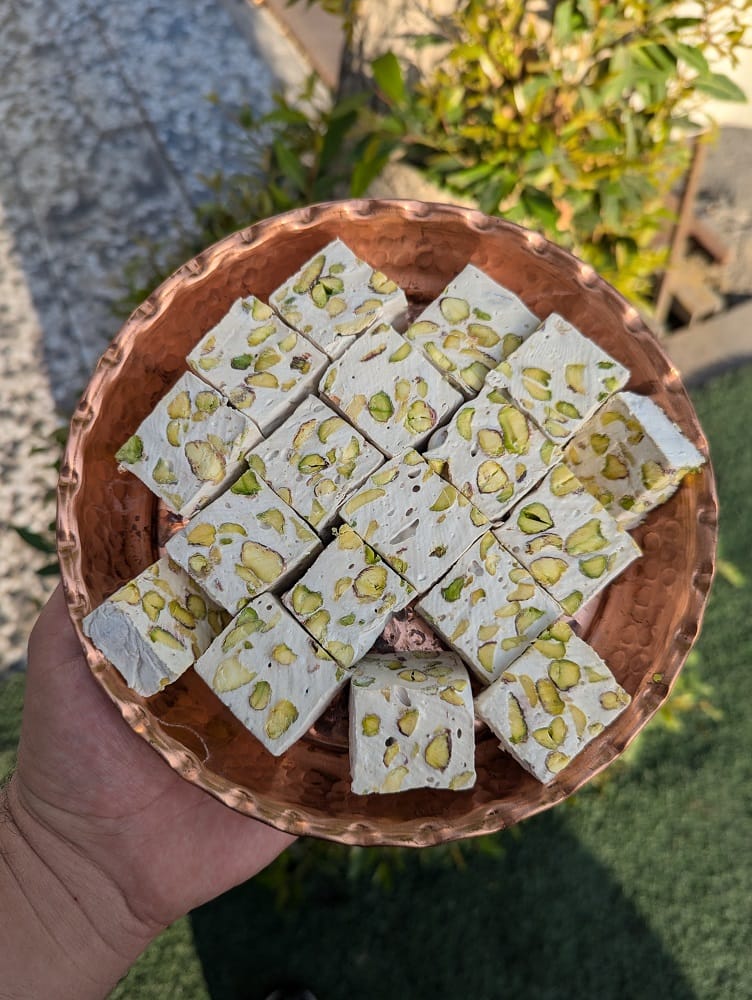 گز 64% مغز پسته